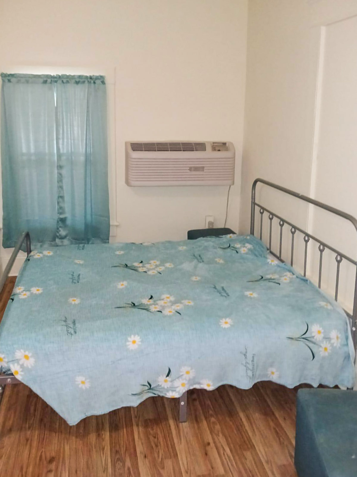 Room for Rent - Homey & newly-renovated Greensboro House with Dining area