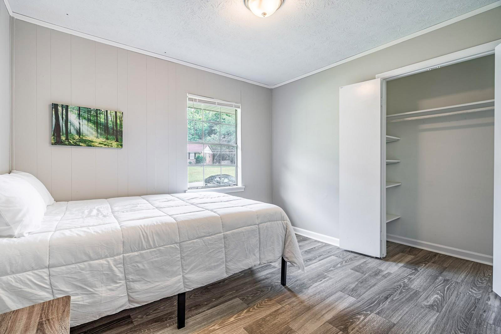 Room for Rent - Discover the Perfect Blend of Comfort & Convenience in Your New Jonesboro Retreat!