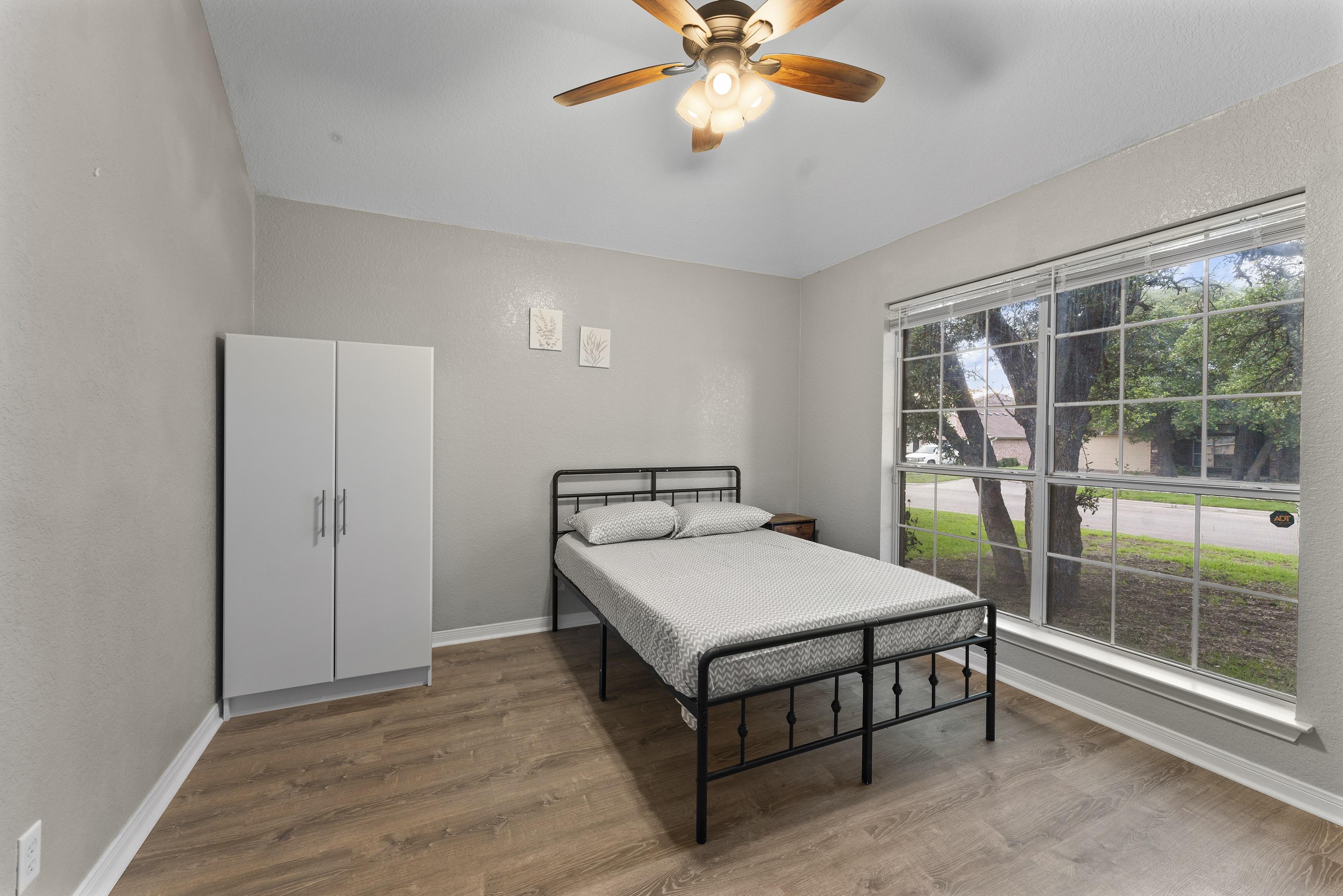 Room for Rent - Beautifully renovated Harker Heights home  | Furnished rooms  | TV lounge  | Backyard  | Dual occupancy friendly