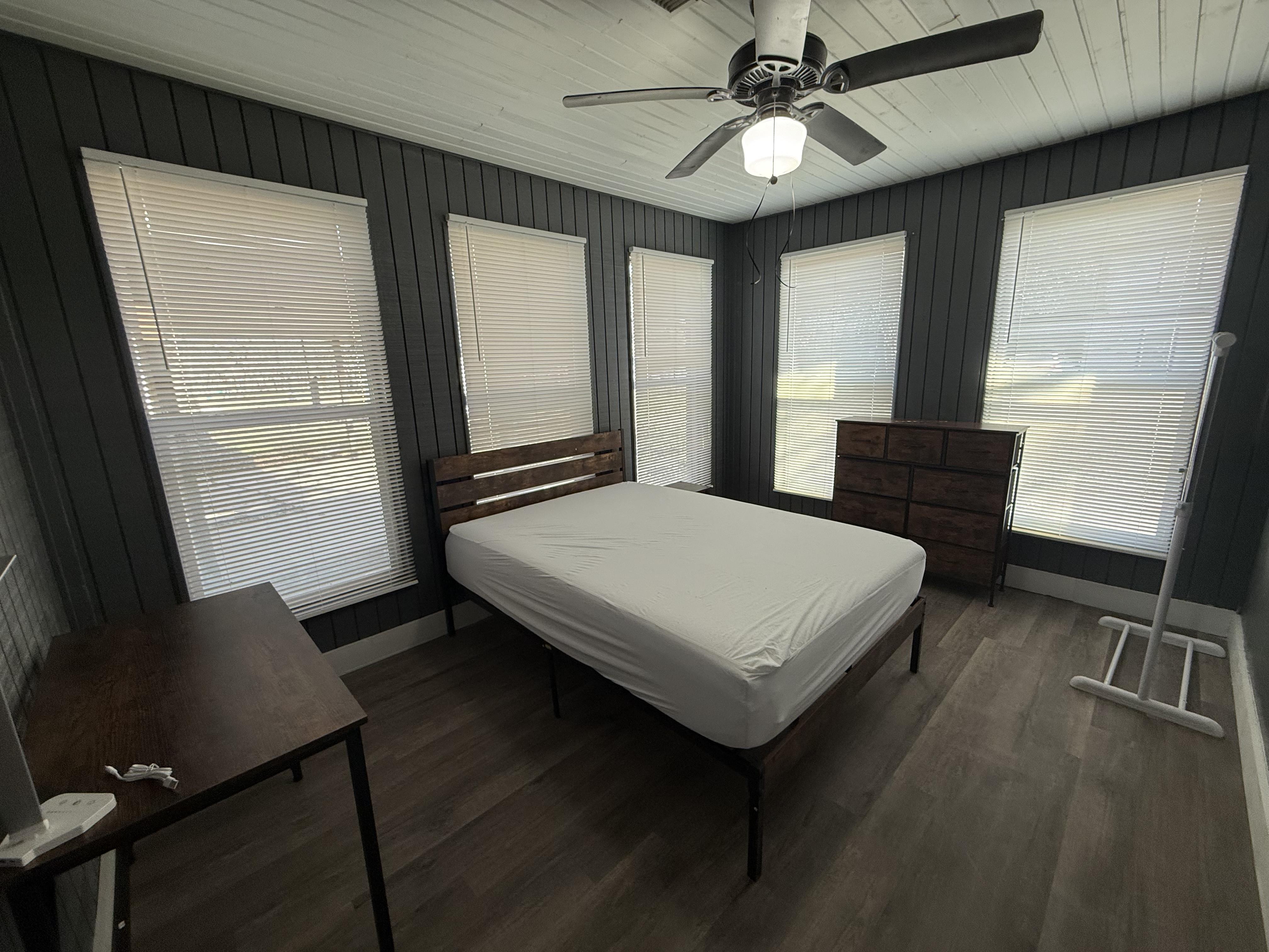 Room for Rent - Your Perfect Retreat Near Benbrook Awaits!