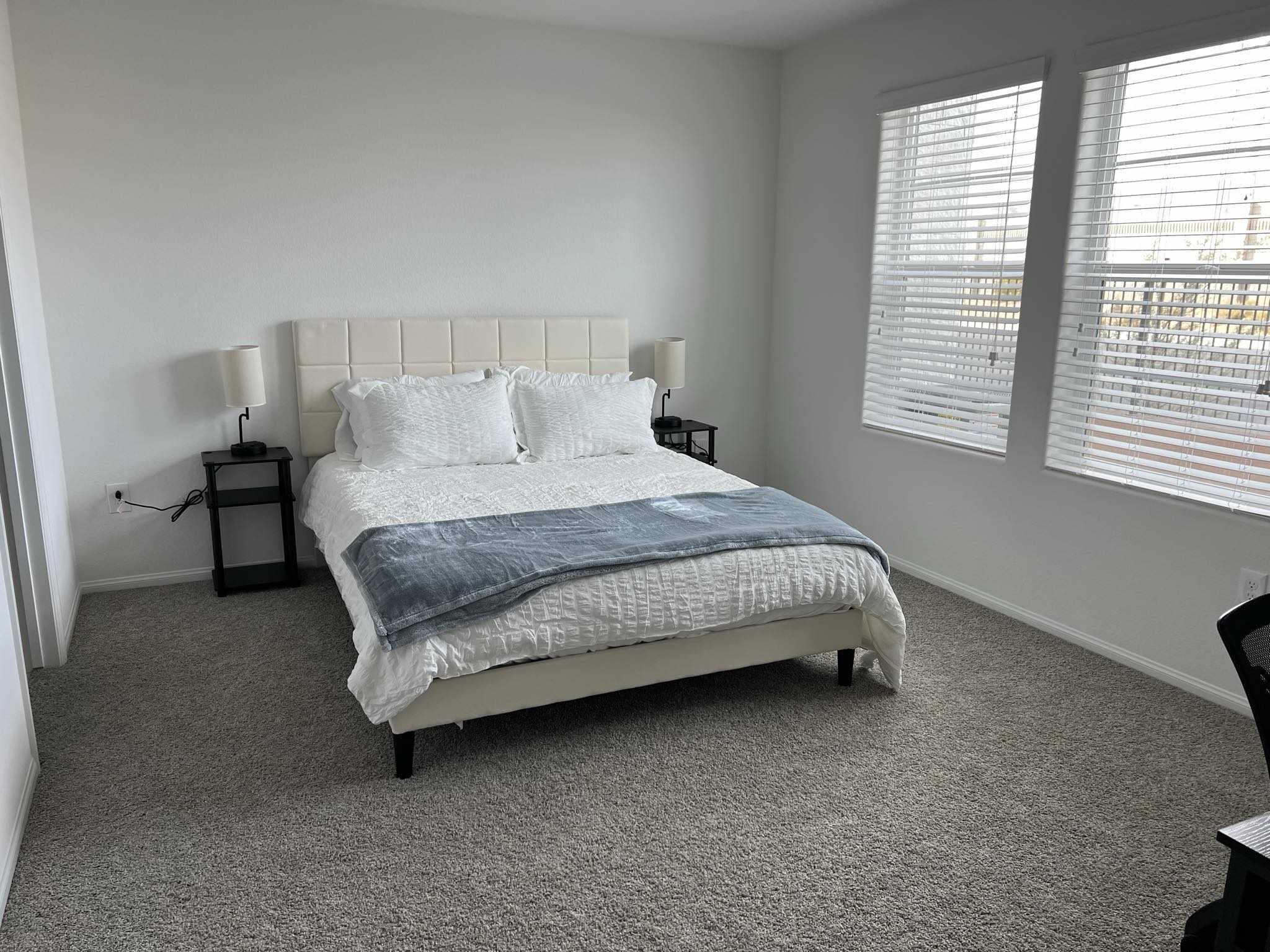 Room for Rent - Modern & spacious Spring Valley Townhouse