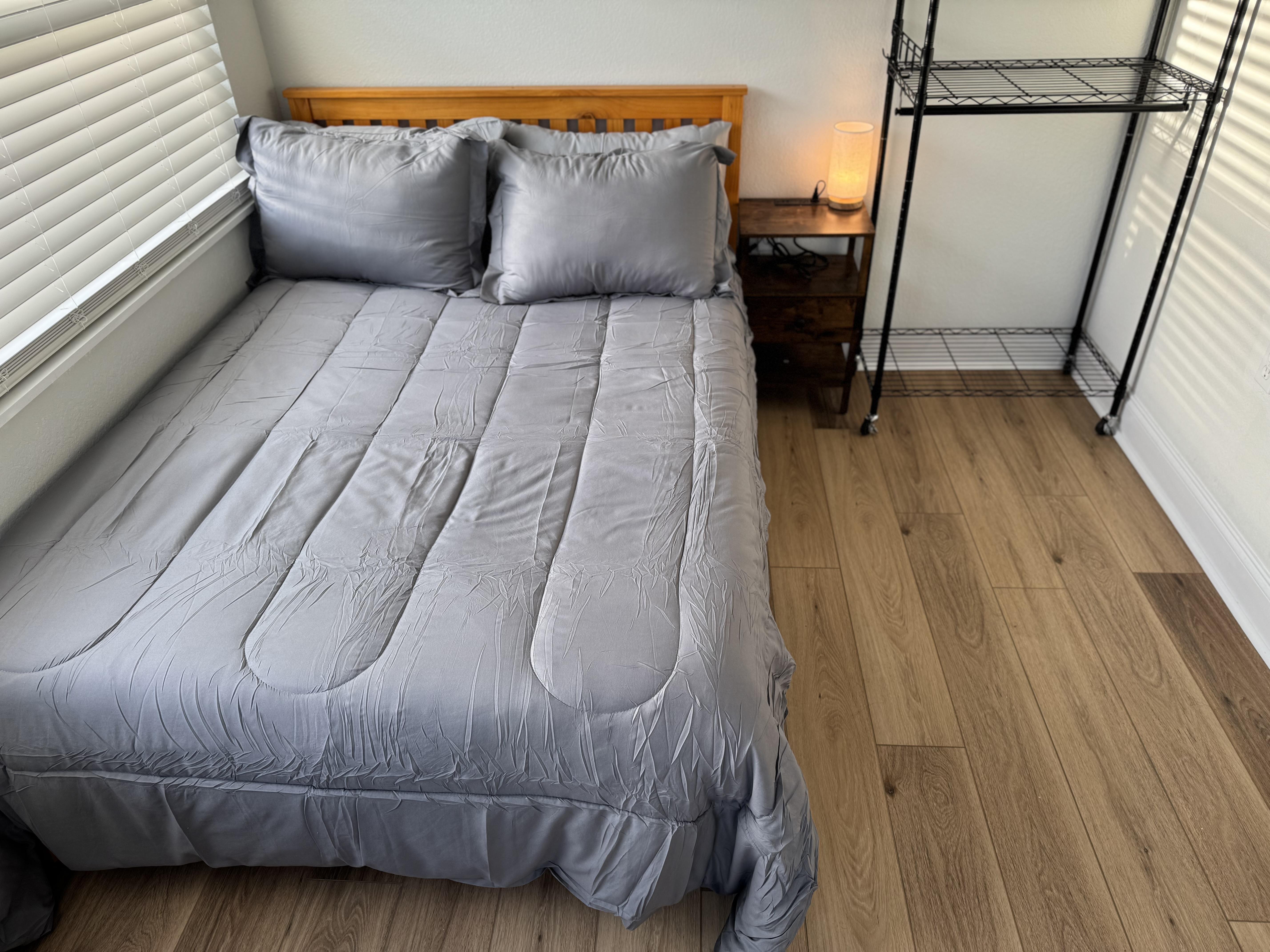 Room for Rent - Enjoy comfort, privacy, and space in this beautifully remodeled 5-bedroom, 3-bathroom home in Orlando!