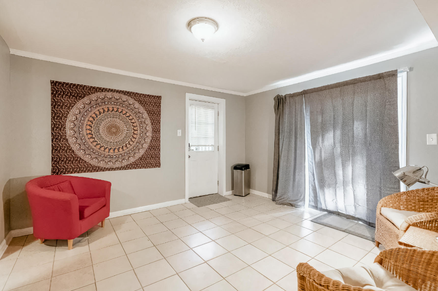 Furnished room for rent in McAfee, Atlanta — Chestnut photo 9