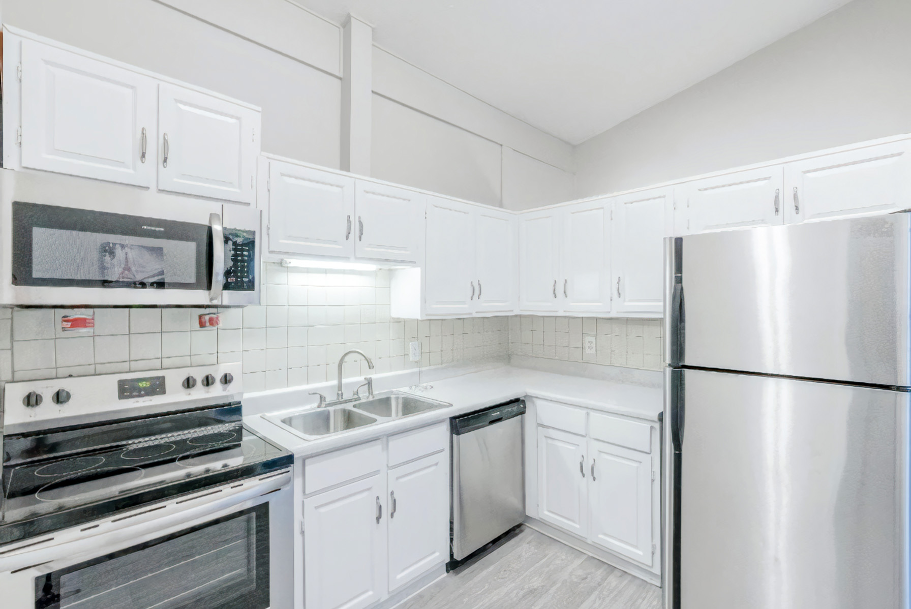 Fairway Acres Home, a 5 minute walk to bus 183 PadSplit