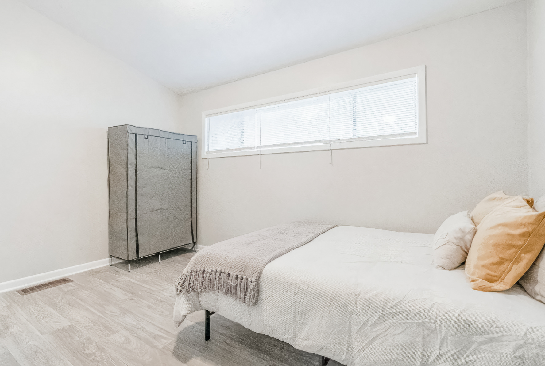 Room for Rent - Great Co-living!  Free High Speed Internet and Utilities INCLUDED!