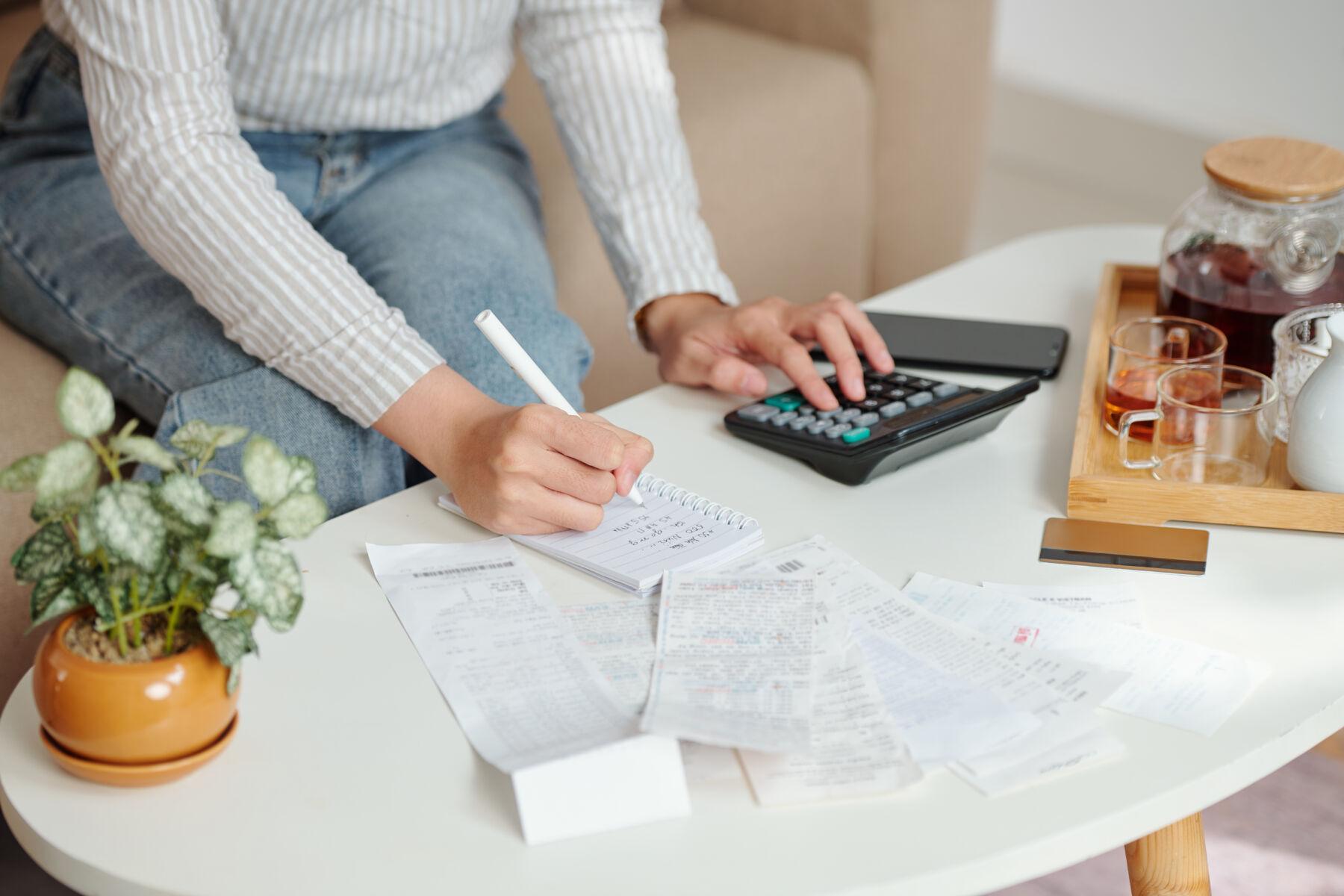 5 steps to take right now if you’re living paycheck to paycheck
