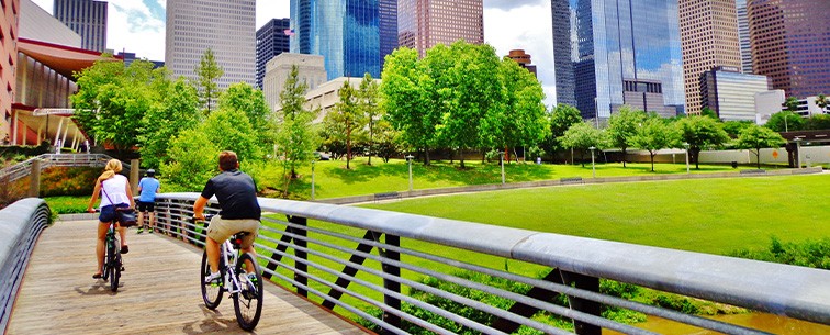 Find plenty of activities to entertain and enjoy with your guests in Houston!